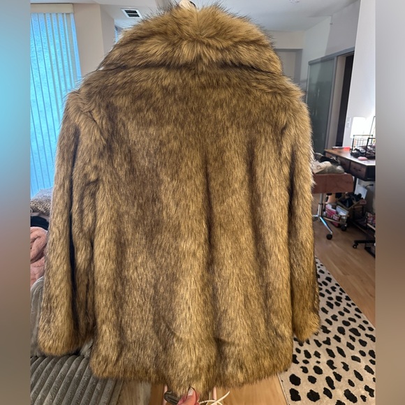 Abercrombie & Fitch Women's Faux Fur Coat - NWOT - Picture 3 of 4